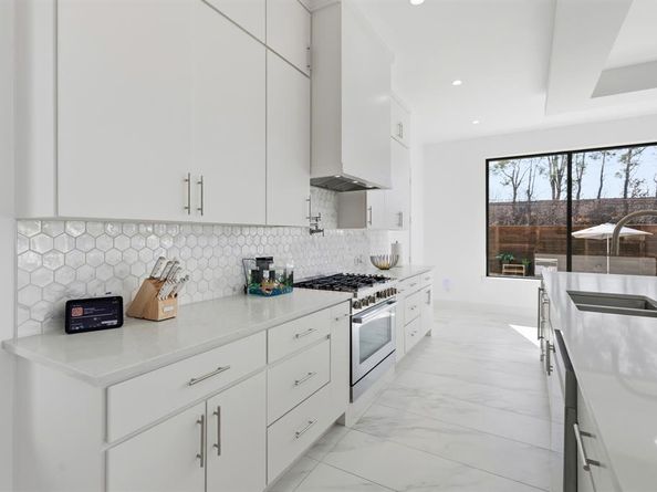 11907  Quincy Lane , Dallas Texas 75230