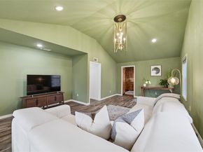 513  Ogden Avenue , Cockrell Hill Texas 75211