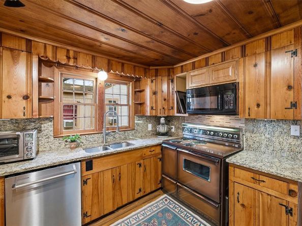 513  Ogden Avenue , Cockrell Hill Texas 75211