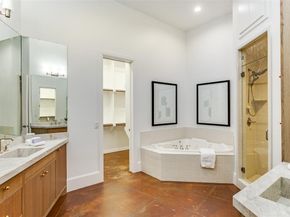 601 E 1st Street  220, Fort Worth Texas 76102