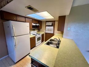 858  Lexington Drive , Lancaster Texas 75134