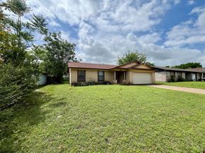858  Lexington Drive , Lancaster Texas 75134