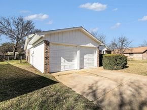 125  Roundtree Drive , Crowley Texas 76036