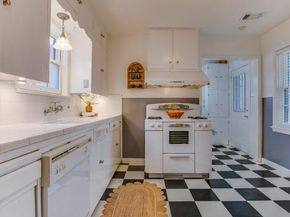 2519 W 10th Street , Dallas Texas 75211