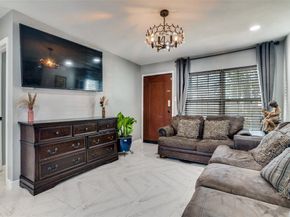 650  Pleasant Oaks Drive , Dallas Texas 75217