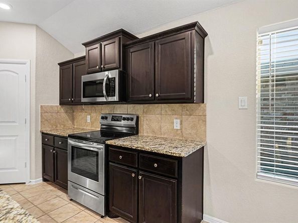 704  Buzzard Lake Trail , Fort Worth Texas 76120