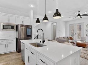 2557  Carmelita Street , Dallas Texas 75212