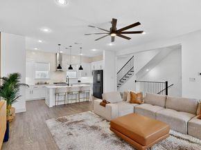 2557  Carmelita Street , Dallas Texas 75212