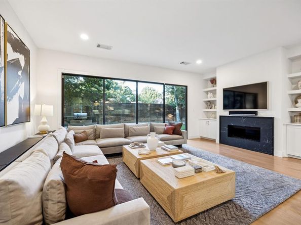 4419  Merrell Road , Dallas Texas 75229