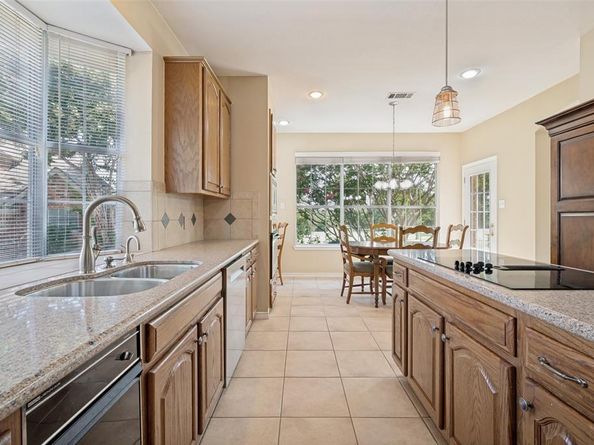 2808  Roundrock  , McKinney Texas 75072