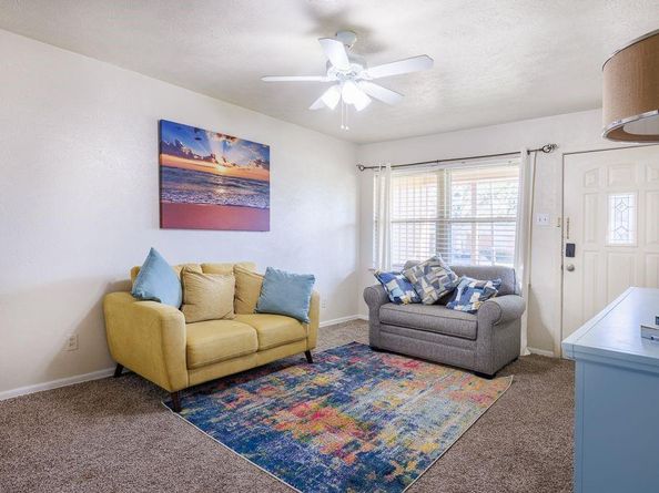 1723  Alhambra Street , Dallas Texas 75217