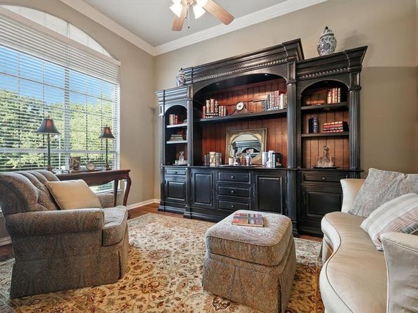 1121  Burnett Drive , Lantana Texas 76226