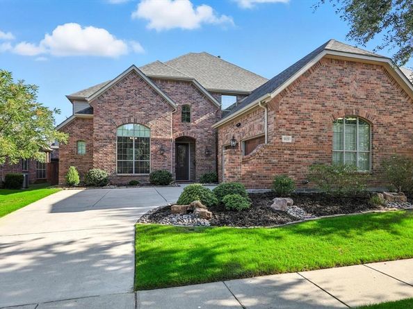 1121  Burnett Drive , Lantana Texas 76226