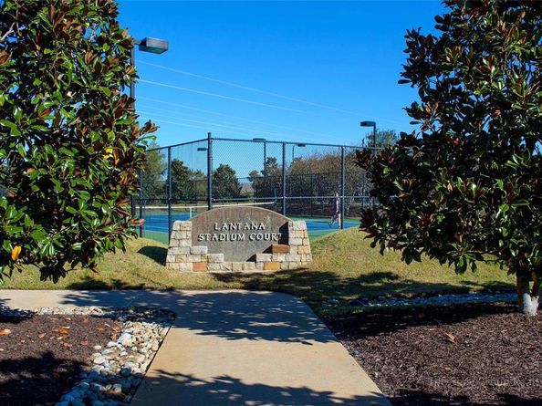 1121  Burnett Drive , Lantana Texas 76226