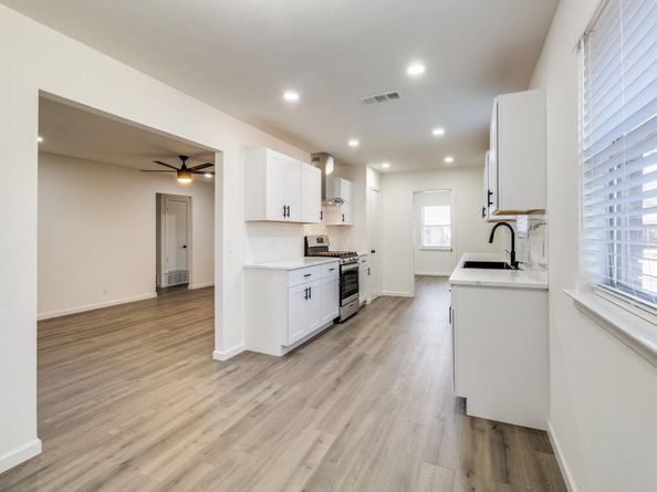 1918  Patricia Lane , Garland Texas 75042