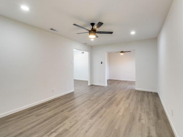 1918  Patricia Lane , Garland Texas 75042