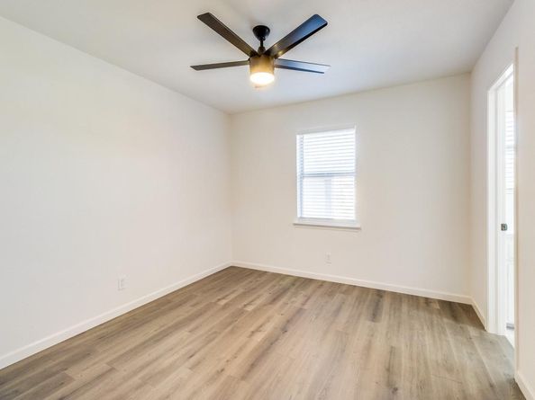 1918  Patricia Lane , Garland Texas 75042