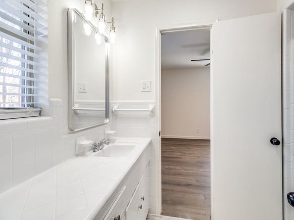 1918  Patricia Lane , Garland Texas 75042