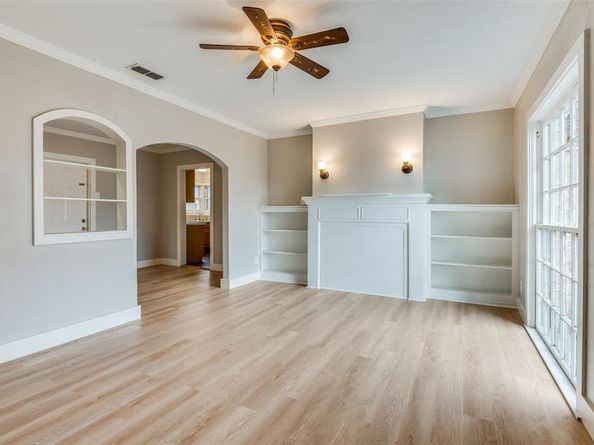 2629  Bowling Green Avenue , Dallas Texas 75216