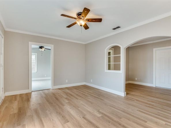 2629  Bowling Green Avenue , Dallas Texas 75216