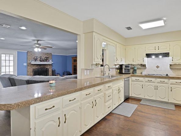 940  Western Trail , Keller Texas 76248