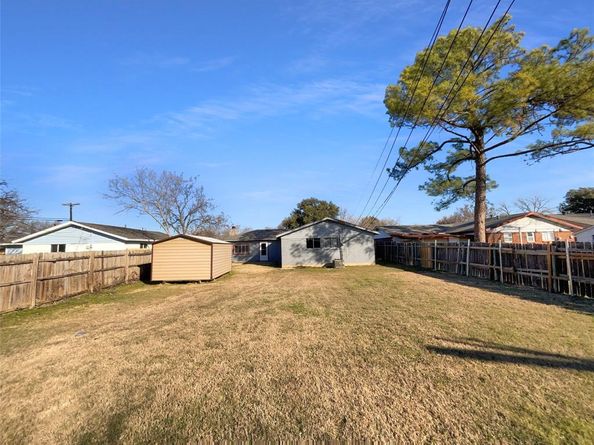 712  Brookfield Drive , Hurst Texas 76053