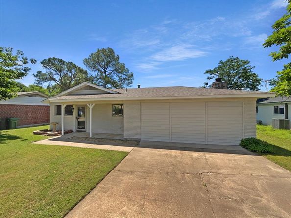 712  Brookfield Drive , Hurst Texas 76053