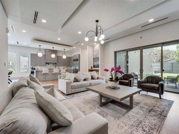 4528 W Amherst Avenue , Dallas Texas 75209