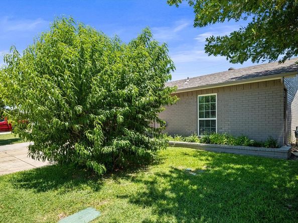 507  Parker Circle , Garland Texas 75040