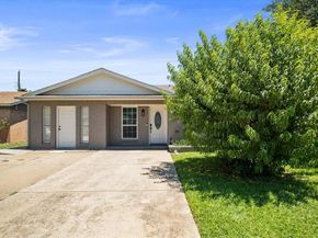 507  Parker Circle , Garland Texas 75040