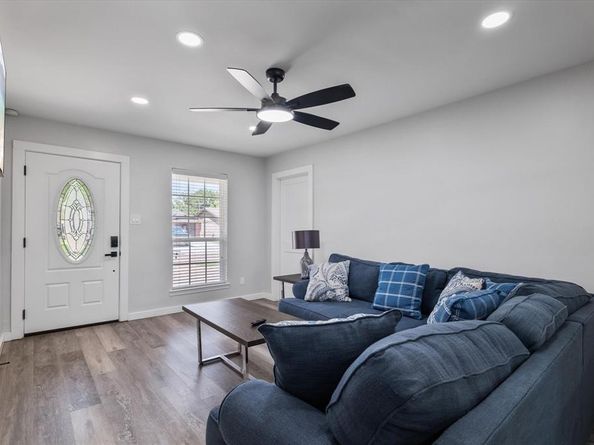 507  Parker Circle , Garland Texas 75040