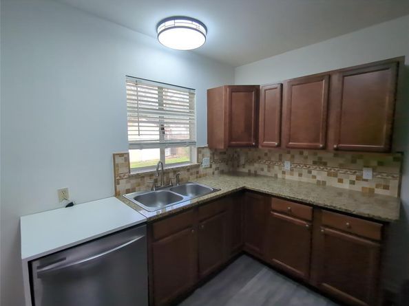 1449  Nash Street , Garland Texas 75042