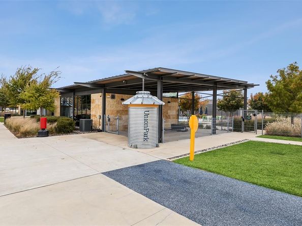 716  Field Crossing , Little Elm Texas 76227