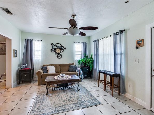 1233  Orange Street , Fort Worth Texas 76110