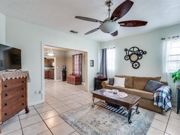 1233  Orange Street , Fort Worth Texas 76110