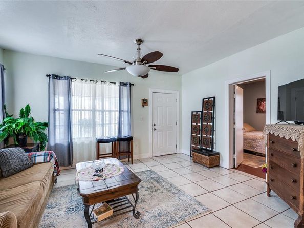1233  Orange Street , Fort Worth Texas 76110