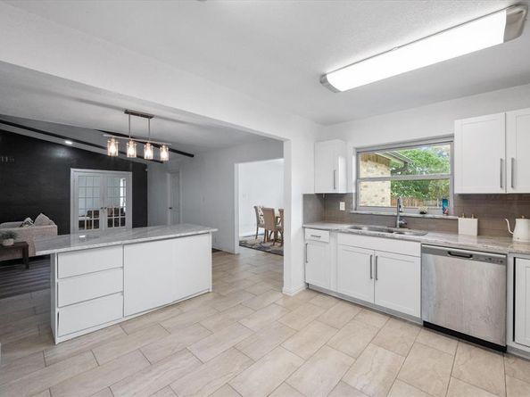 7209 W Cleburne Road , Fort Worth Texas 76133