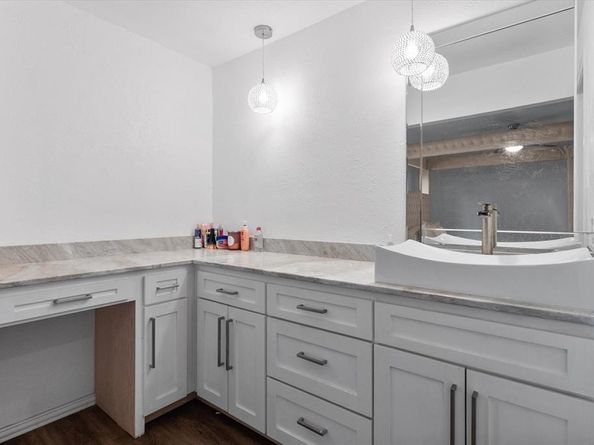 7209 W Cleburne Road , Fort Worth Texas 76133