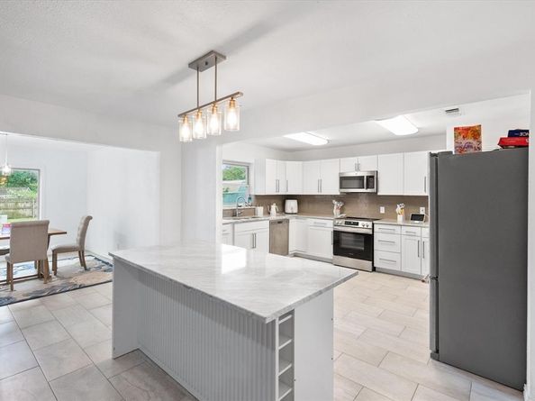 7209 W Cleburne Road , Fort Worth Texas 76133
