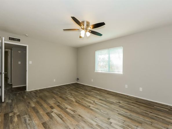 2118  Wilderness Trail , Grand Prairie Texas 75052