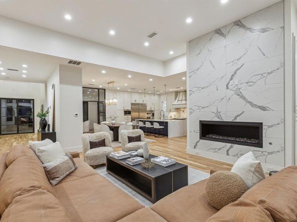 6839  Orchid Lane , Dallas Texas 75230