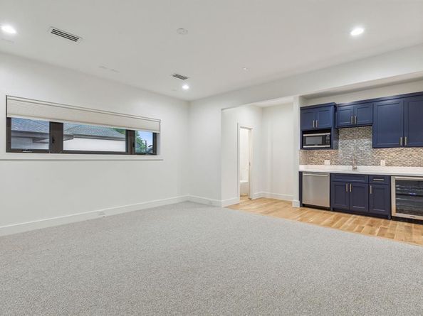 6839  Orchid Lane , Dallas Texas 75230