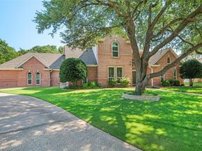 2207  Tournament Trail , Arlington Texas 76017