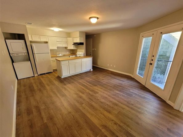 9815  Walnut Street  304, Dallas Texas 75243