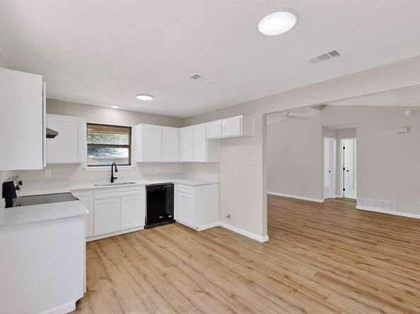 4121  Rye Glen Drive , Arlington Texas 76017