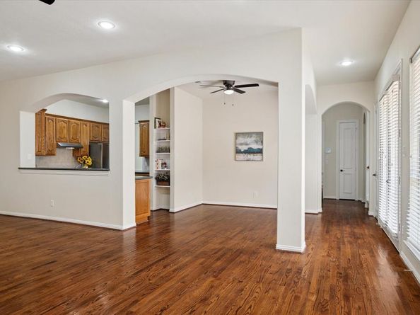 3305  Kendall Lane , Irving Texas 75062