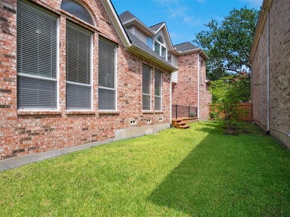 3305  Kendall Lane , Irving Texas 75062