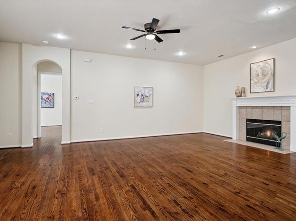 3305  Kendall Lane , Irving Texas 75062