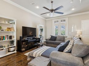 561 S Cesar Chavez Boulevard , Dallas Texas 75201