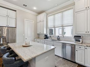 561 S Cesar Chavez Boulevard , Dallas Texas 75201